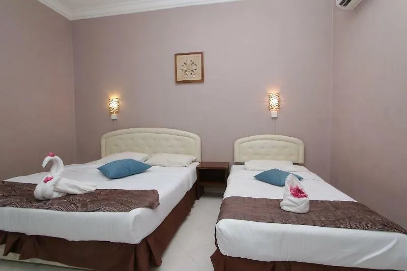White Lodge Pantai Cenang  Resort